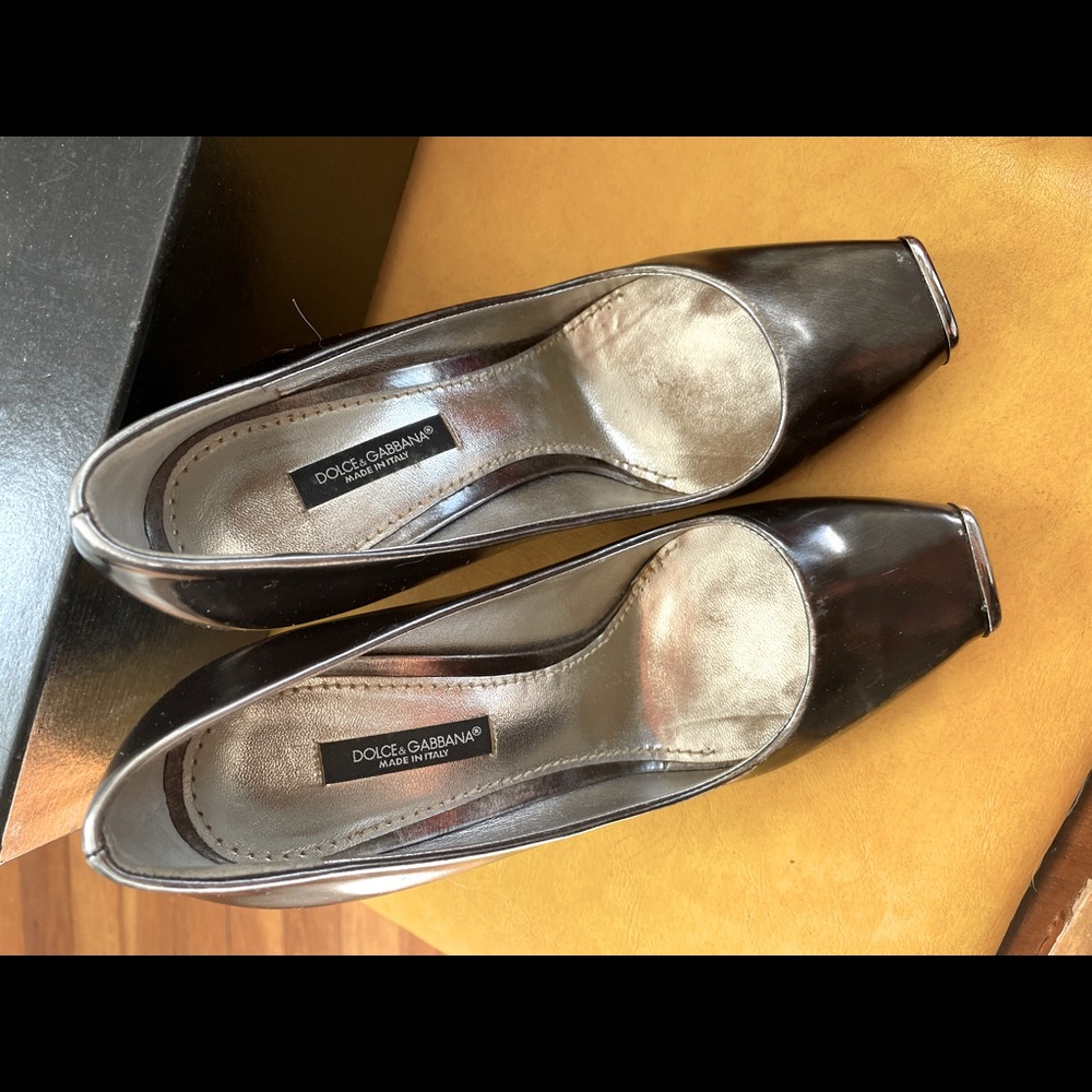 Dolce & Gabbana pewter metallic pumps. Size 6.5 vintage circa 2000s